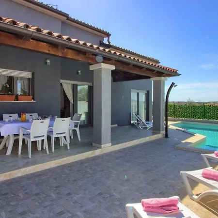 Вилла Charming With Private Pool In Pula, Extra Pool Heating By Wiibuk
