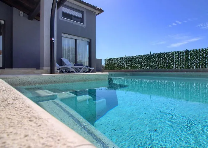 Charming With Private Pool In Pula, Extra Pool Heating By Wiibuk Вилла *