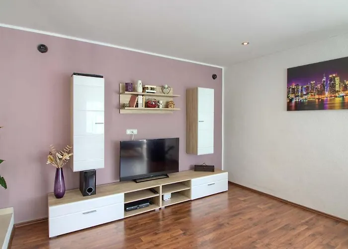 Charming With Private Pool In Pula, Extra Pool Heating By Wiibuk * Пула