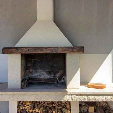 Villa Charming With Private Pool In Pula, Extra Pool Heating By Wiibuk Pula