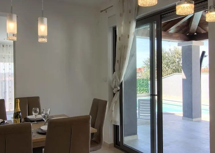 Charming With Private Pool In Pula, Extra Pool Heating By Wiibuk Villa *