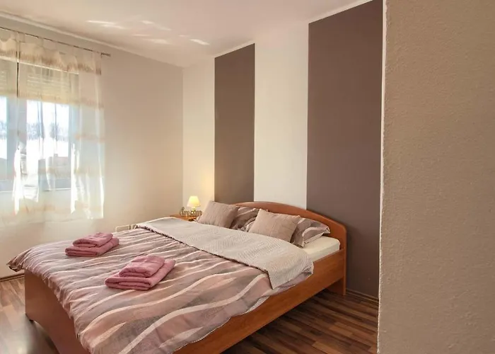 Charming With Private Pool In Pula, Extra Pool Heating By Wiibuk *